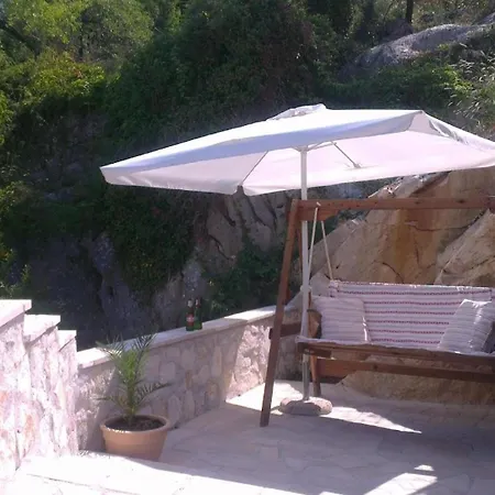 Charmantes Steinhaus Mit Pool Und Panoramablick Holiday home