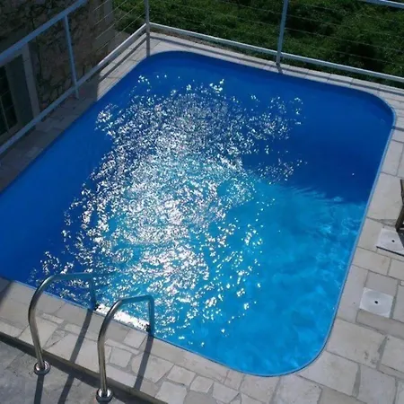 Charmantes Steinhaus Mit Pool Und Panoramablick Bobovisca